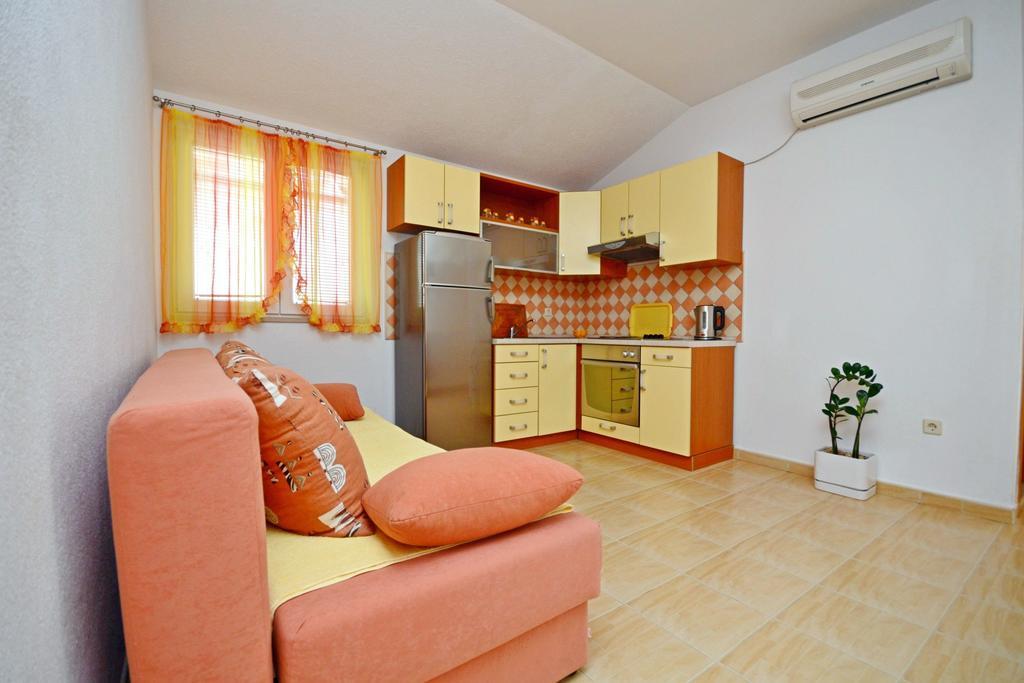 Pero Apartment Makarska